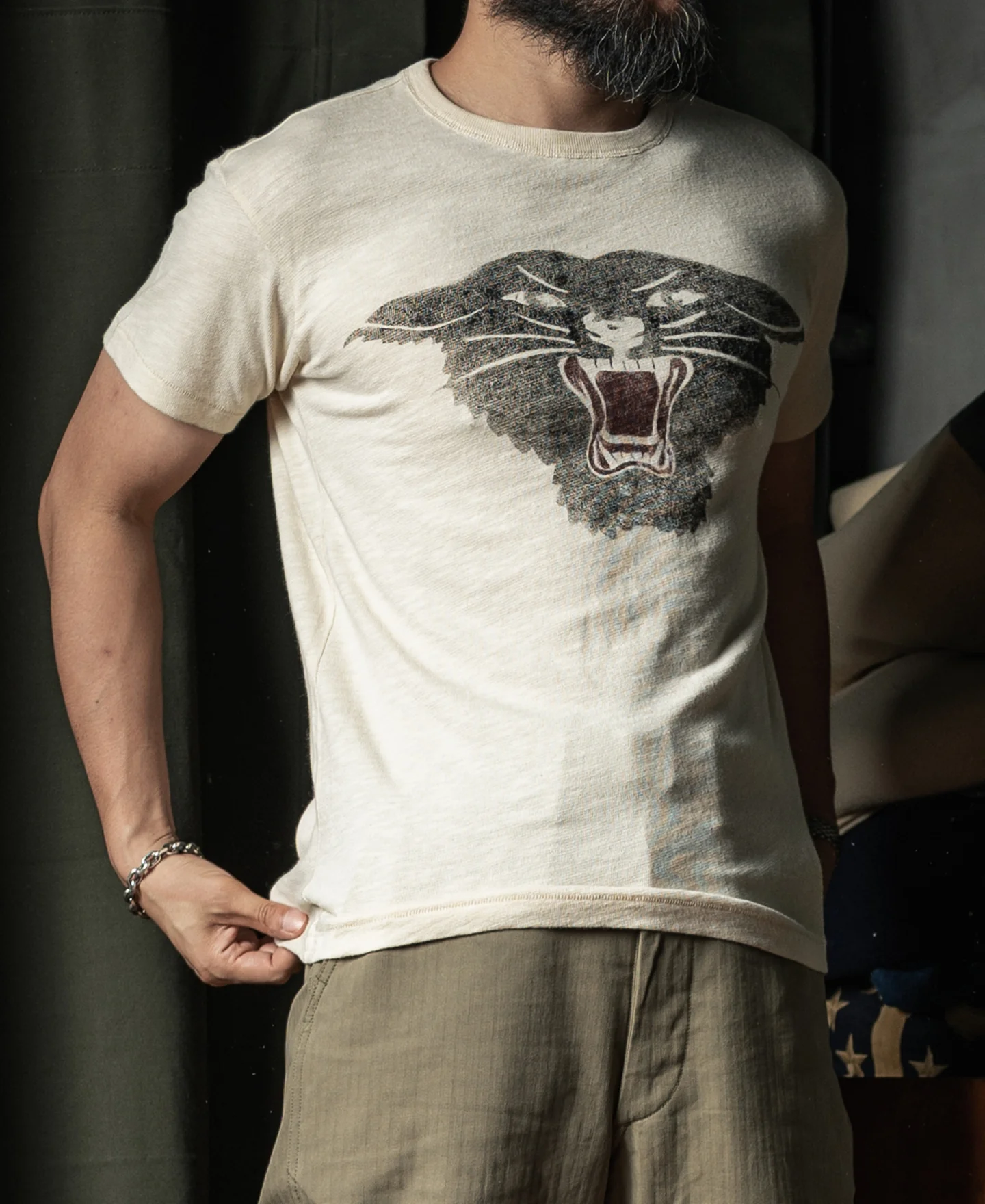 119-1930s-rugged-ccc-black-panther-print-t-shirt-2.webp 1930s Rugged CCC Black Panther Print T-Shirt