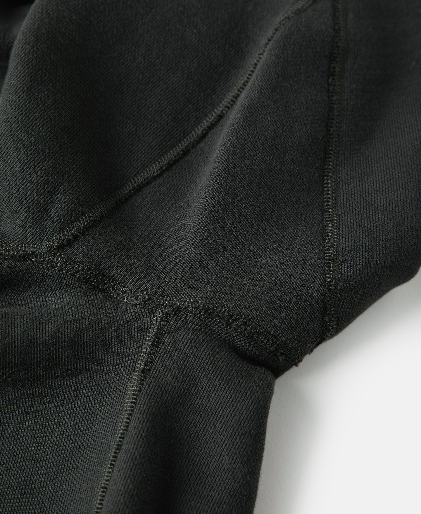1282-1950s-sports-training-raglan-sleeve-sweater-vintage-black-12.jpg 1950s Sports Training Raglan Sleeve Sweater - Vintage Black