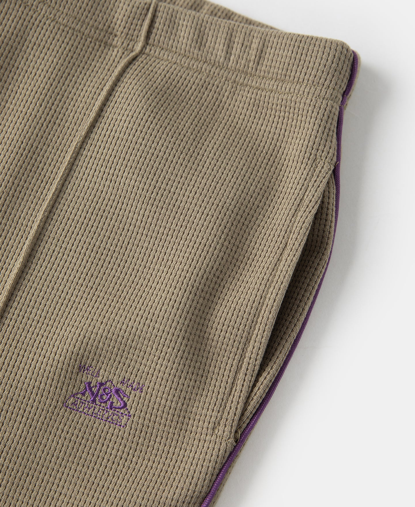 1346-1970s-heavyweight-waffle-knit-jogger-pants-khaki-9.jpg 1970s Heavyweight Waffle Knit Jogger Pants - Khaki