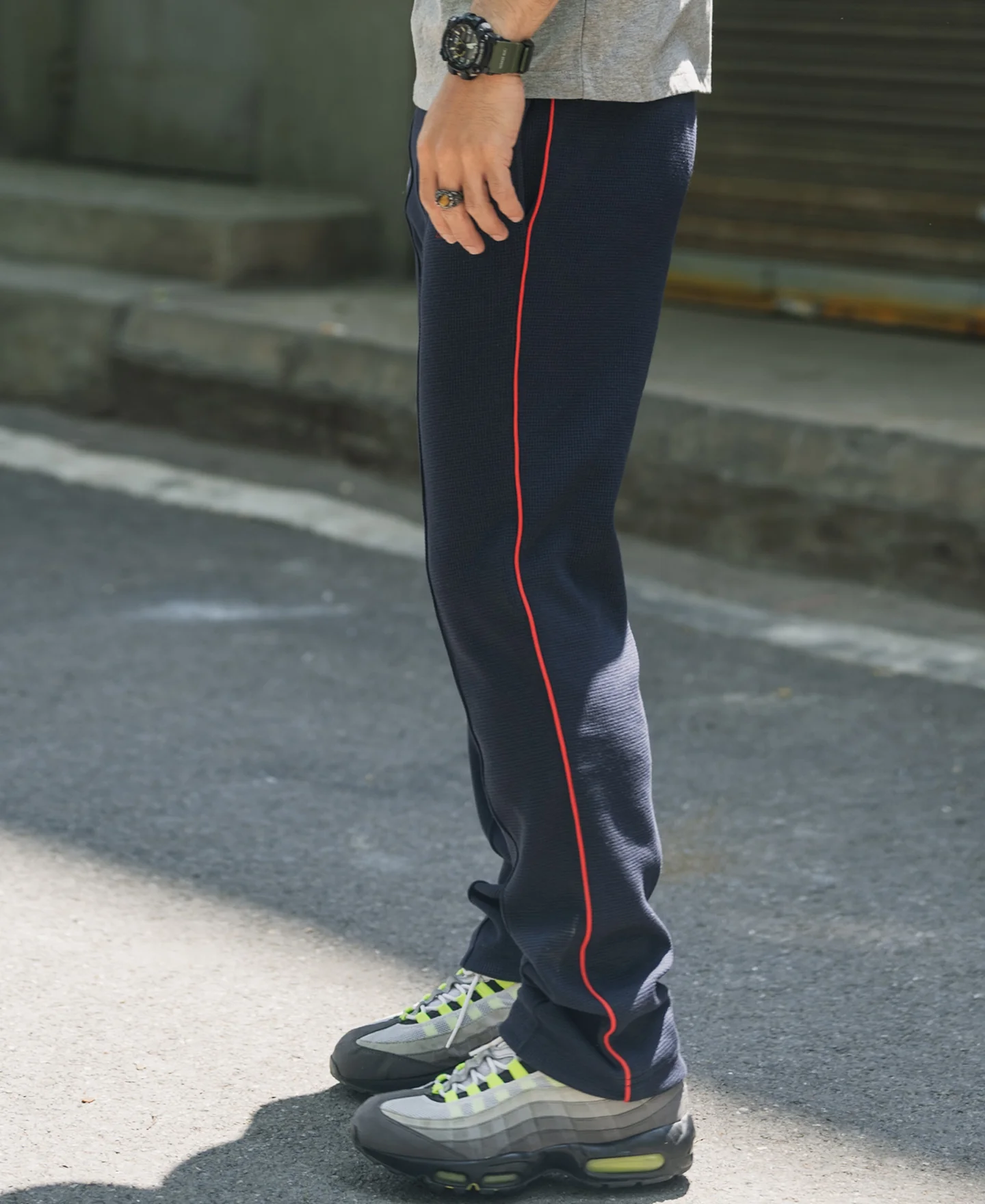 1352-1970s-heavyweight-waffle-knit-jogger-pants-navy-3.webp 1970s Heavyweight Waffle Knit Jogger Pants - Navy