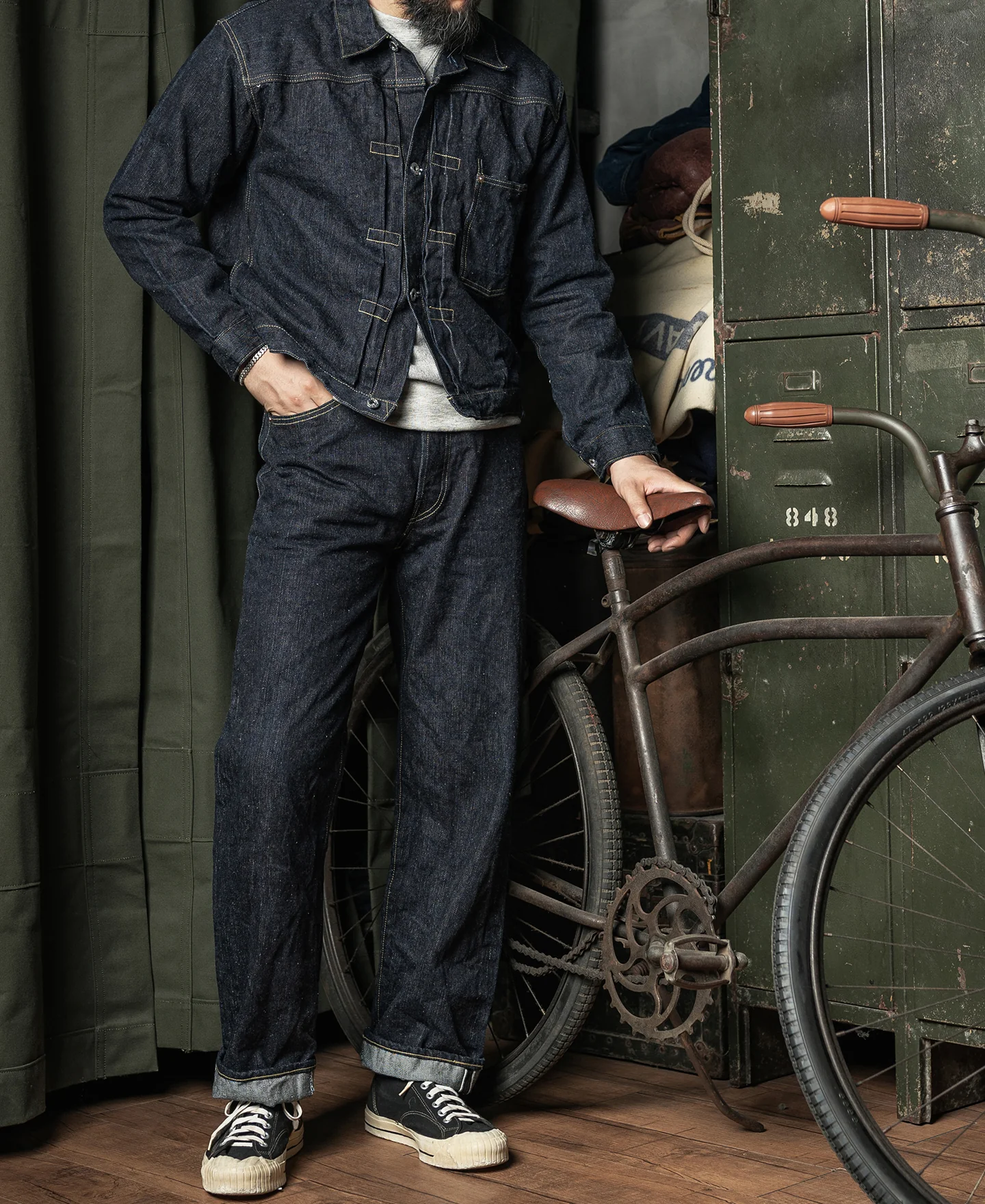 66-s806xx-1943-war-simplified-model-1st-selvedge-denim-jacket-3.webp S806XX 1943 War Simplified Model 1st Selvedge Denim Jacket