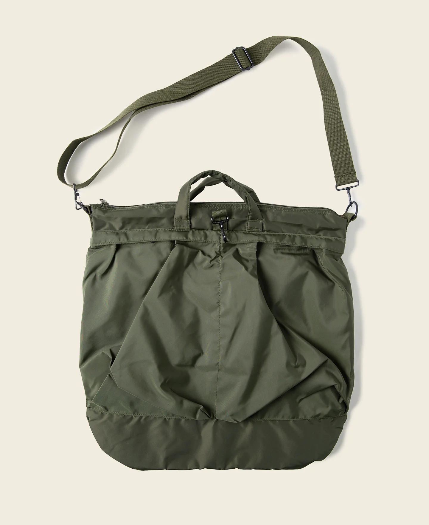 881-1980s-usaf-pilot-nylon-helmet-bag-olive-1.webp 1980s USAF Pilot Nylon Helmet Bag - Olive